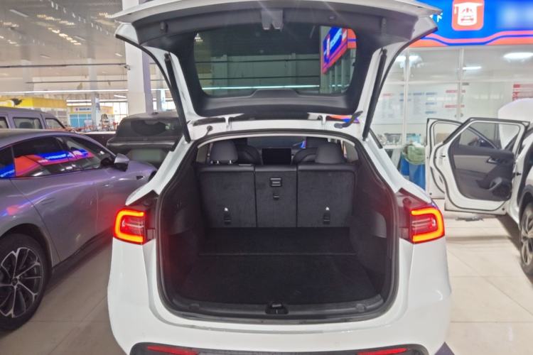 Used Tesla Model Y 2022 Rear-Wheel-Drive Version Trunk
