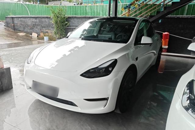 Used Tesla Model Y 2022 Long-Range All-Wheel-Drive Version