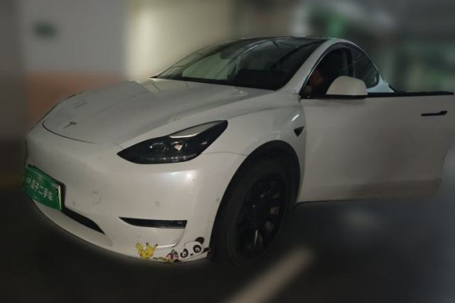 Ojetý Tesla Model Y 2022 Long-Range All-Wheel-Drive Version