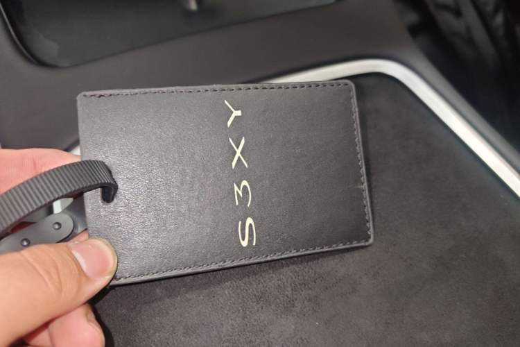 Used Tesla Model Y 2022 Revised Version Rear-Wheel Drive Vehicle Key