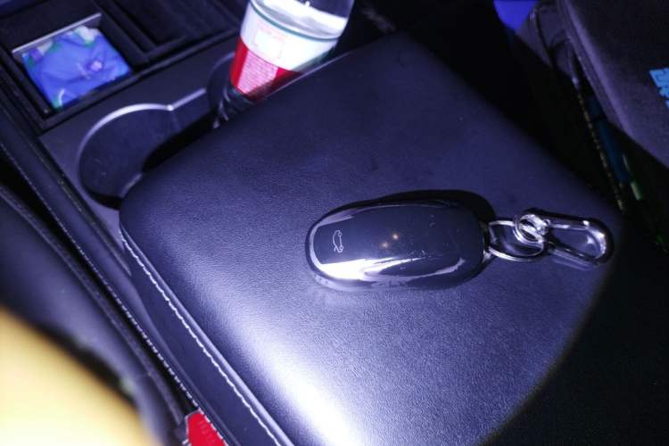 Used Tesla Model Y 2022 Rear-Wheel-Drive Version Vehicle Key