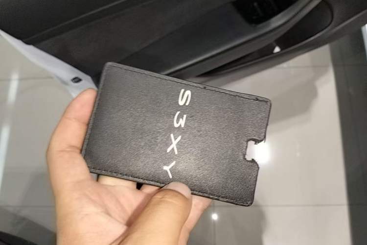 Used Tesla Model Y 2022 Rear-Wheel-Drive Version Vehicle Key