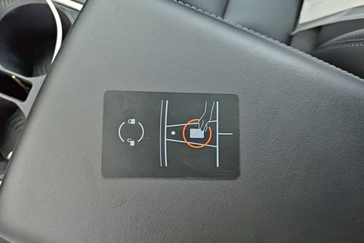 Used Tesla Model Y 2022 Rear-Wheel-Drive Version Vehicle Key