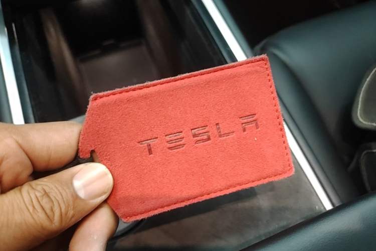 Used Tesla Model Y 2022 Long-Range All-Wheel-Drive Version Vehicle Key