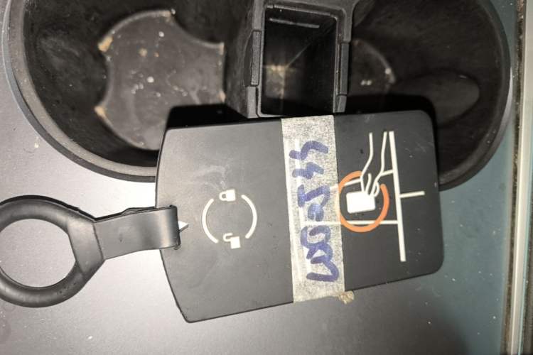 Used Tesla Model Y 2022 Revised Version Long-Range All-Wheel Drive Vehicle Key