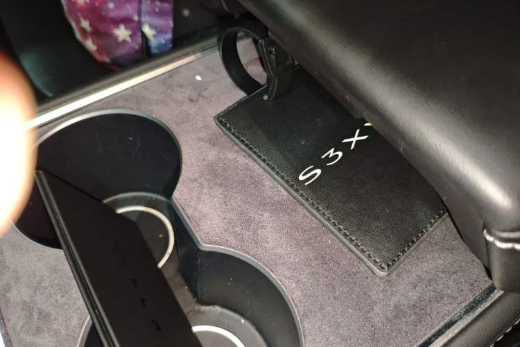 Used Tesla Model Y 2022 Revised Version Long-Range All-Wheel Drive Vehicle Key