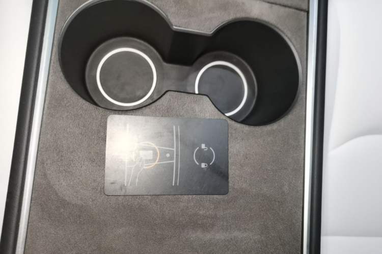 Used Tesla Model Y 2022 Rear-Wheel-Drive Version Vehicle Key
