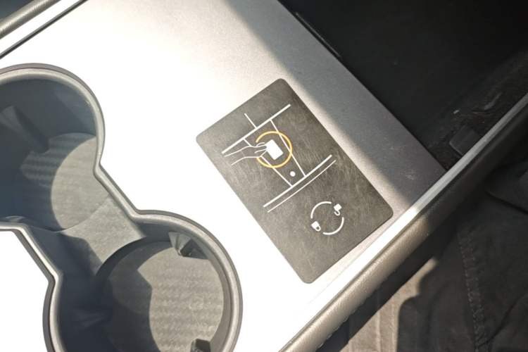 Used Tesla Model Y 2022 Rear-Wheel-Drive Version Vehicle Key