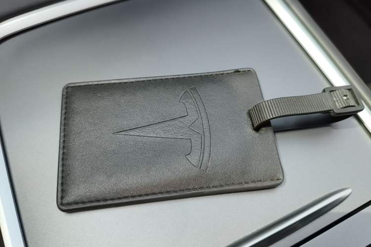 Used Tesla Model Y 2022 Revised Version Rear-Wheel Drive Vehicle Key