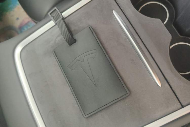Used Tesla Model Y 2022 Revised Version Long-Range All-Wheel Drive Vehicle Key