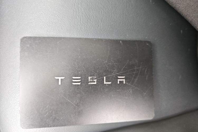 Used Tesla Model Y 2022 Revised Version Long-Range All-Wheel Drive Vehicle Key