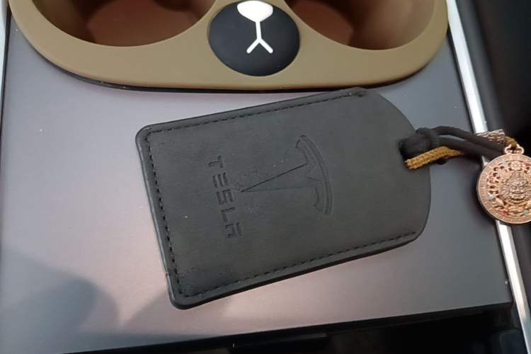 Used Tesla Model Y 2022 Revised Version Rear-Wheel Drive Vehicle Key
