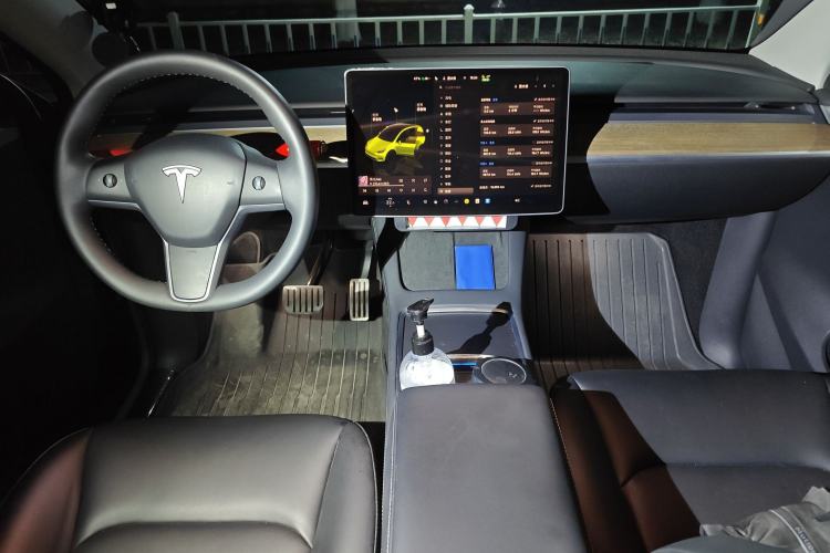 Used Tesla Model Y 2022 Performance High-Performance All-Wheel-Drive Version Center Console