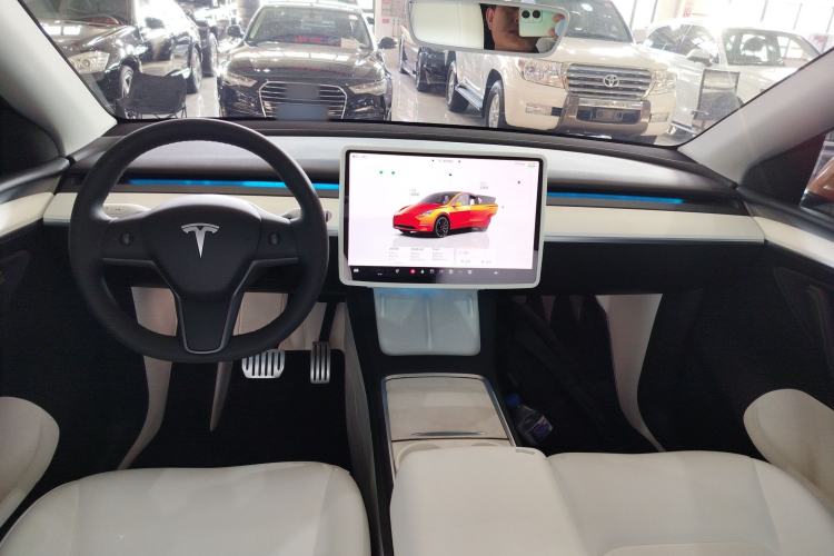Used Tesla Model Y 2022 Performance High-Performance All-Wheel-Drive Version Center Console