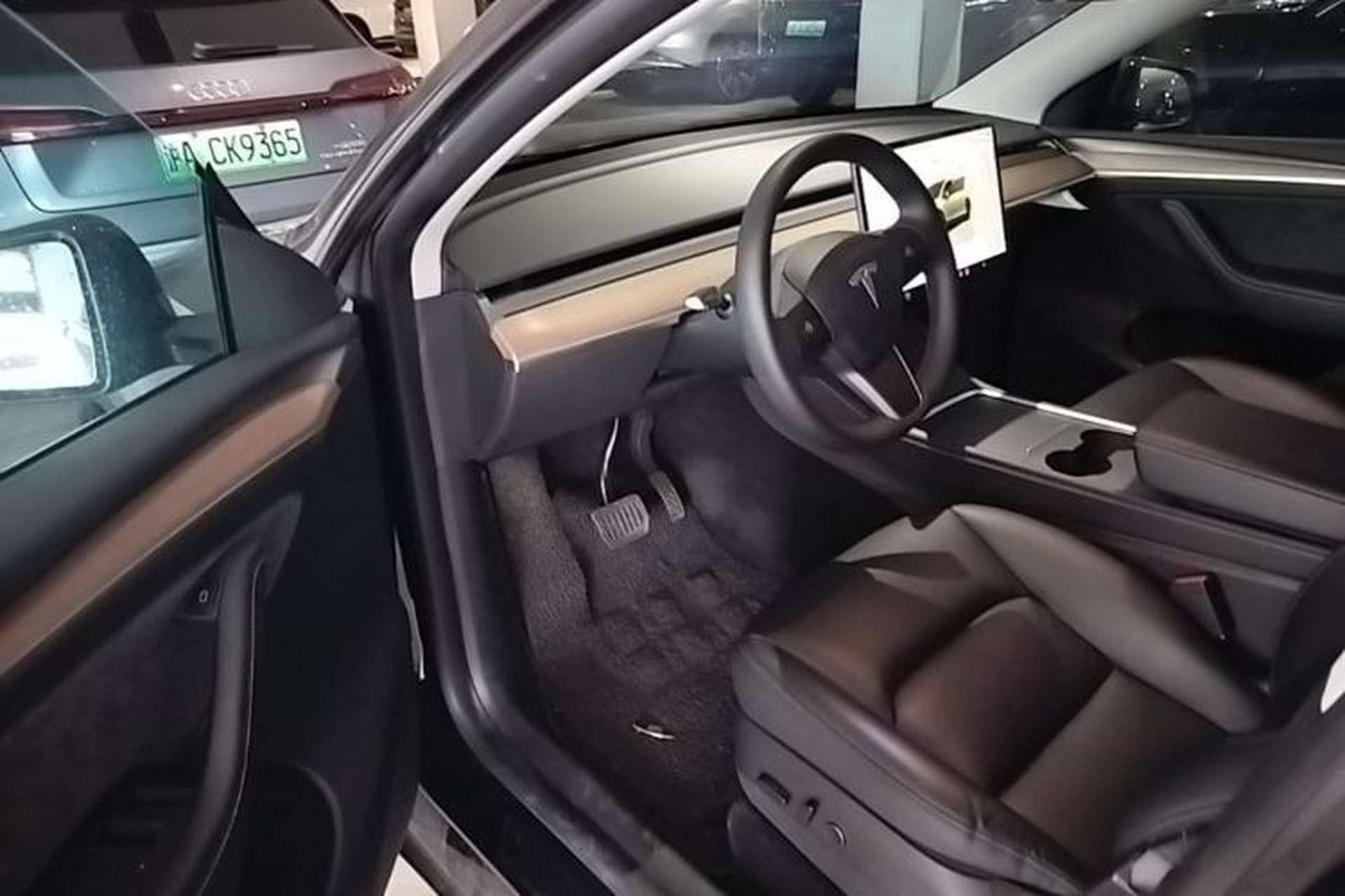 Used Tesla Model Y 2022 Rear-Wheel-Drive Version Driver Seat