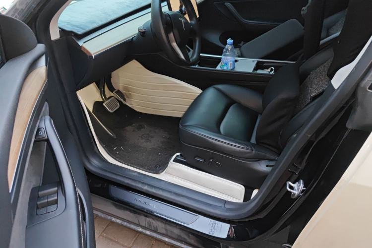Used Tesla Model Y 2022 Rear-Wheel-Drive Version Driver Seat