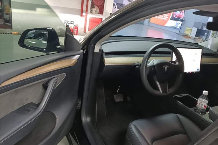 Used Tesla Model Y 2022 Revised Version Rear-Wheel Drive Driver Seat