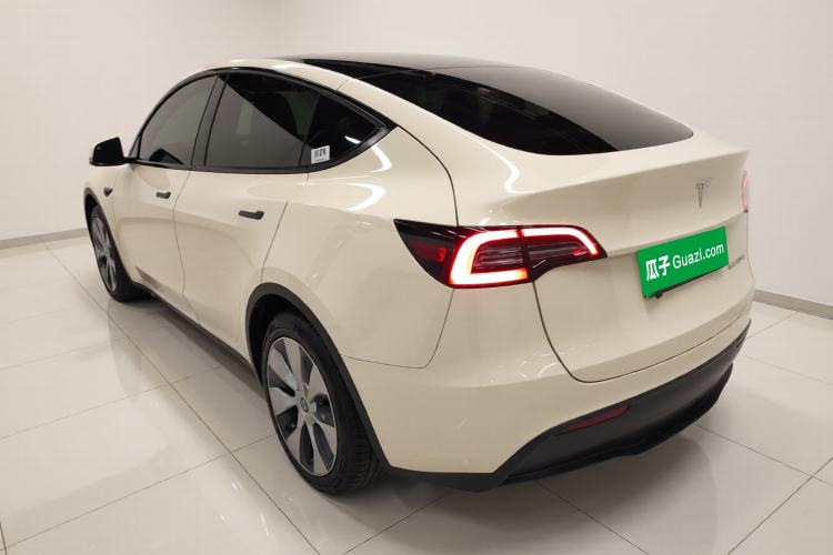 Used Tesla Model Y 2022 Rear-Wheel-Drive Version Exterior 2