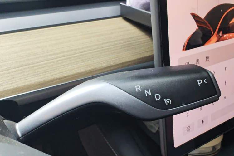 Used Tesla Model Y 2022 Revised Version Rear-Wheel Drive Gear Lever