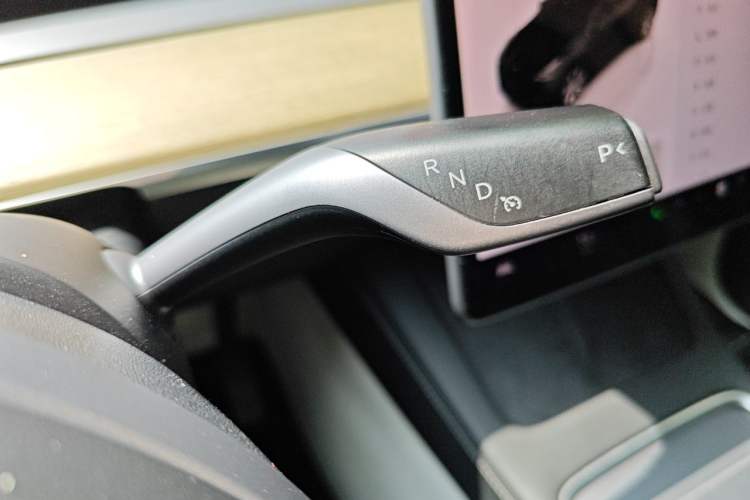 Used Tesla Model Y 2022 Revised Version Rear-Wheel Drive Gear Lever