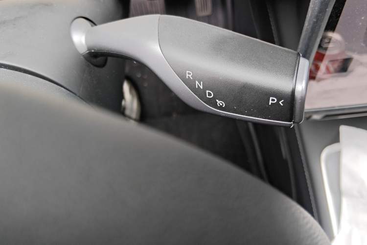 Used Tesla Model Y 2022 Revised Version Rear-Wheel Drive Gear Lever