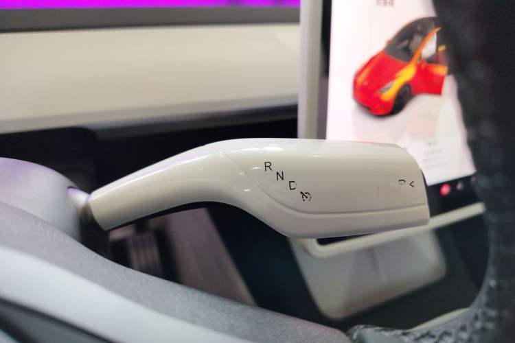 Used Tesla Model Y 2022 Performance High-Performance All-Wheel-Drive Version Gear Lever