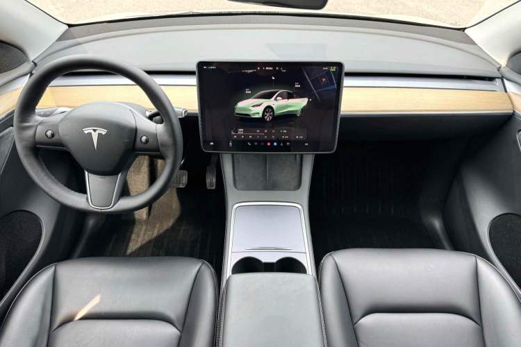 Used Tesla Model Y 2022 Rear-Wheel-Drive Version Interior 1