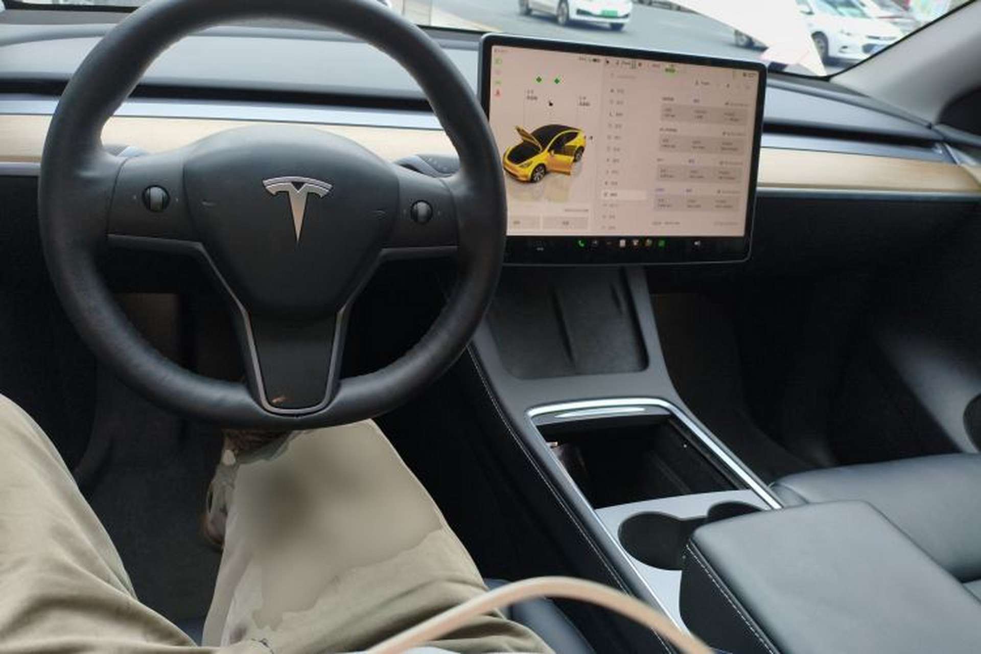 Used Tesla Model Y 2022 Rear-Wheel-Drive Version Interior 2