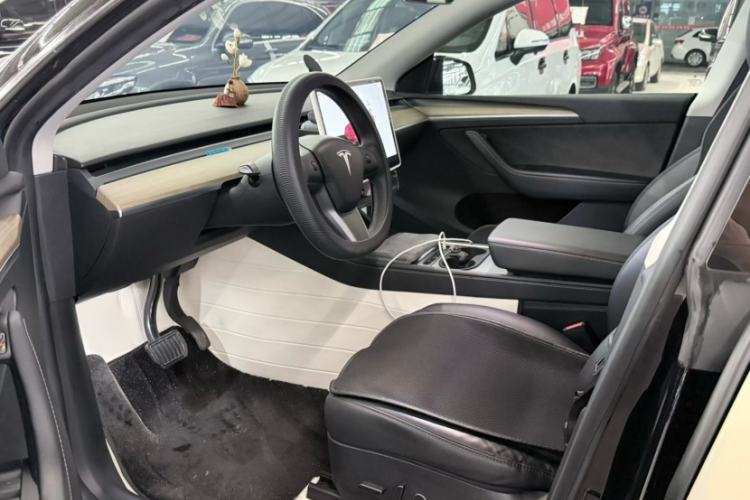 Used Tesla Model Y 2022 Revised Version Rear-Wheel Drive Interior 3