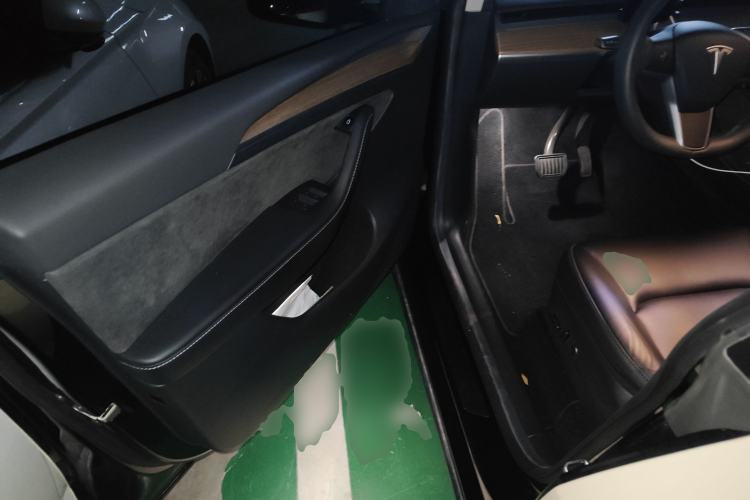 Used Tesla Model Y 2022 Rear-Wheel-Drive Version Interior 3