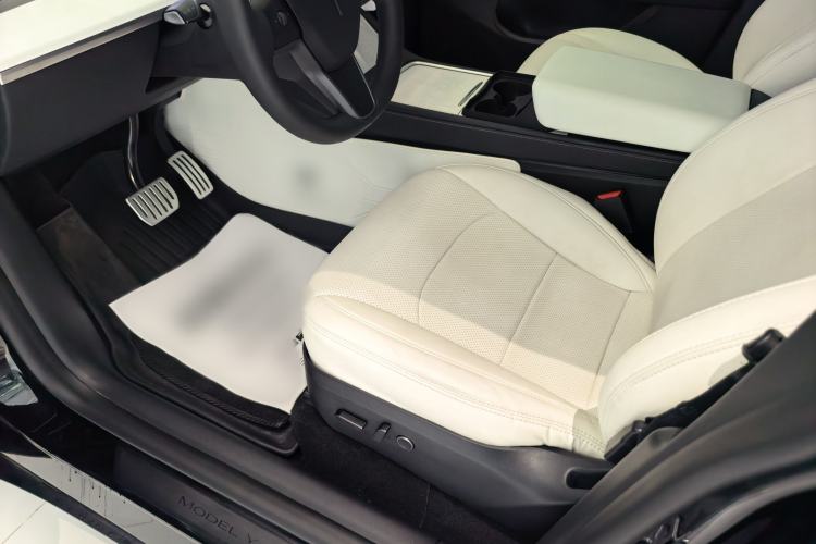 Used Tesla Model Y 2022 Revised Version Rear-Wheel Drive Interior 4