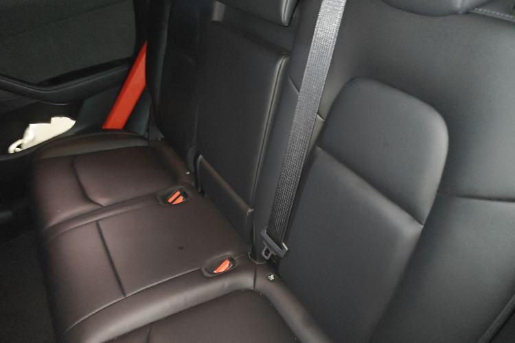 Used Tesla Model Y 2022 Rear-Wheel-Drive Version Interior 4
