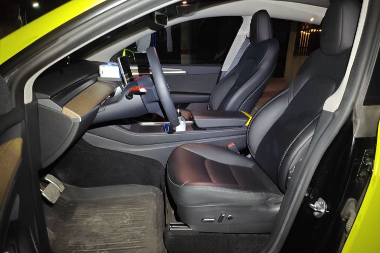Used Tesla Model Y 2022 Performance High-Performance All-Wheel-Drive Version Left Front Seat