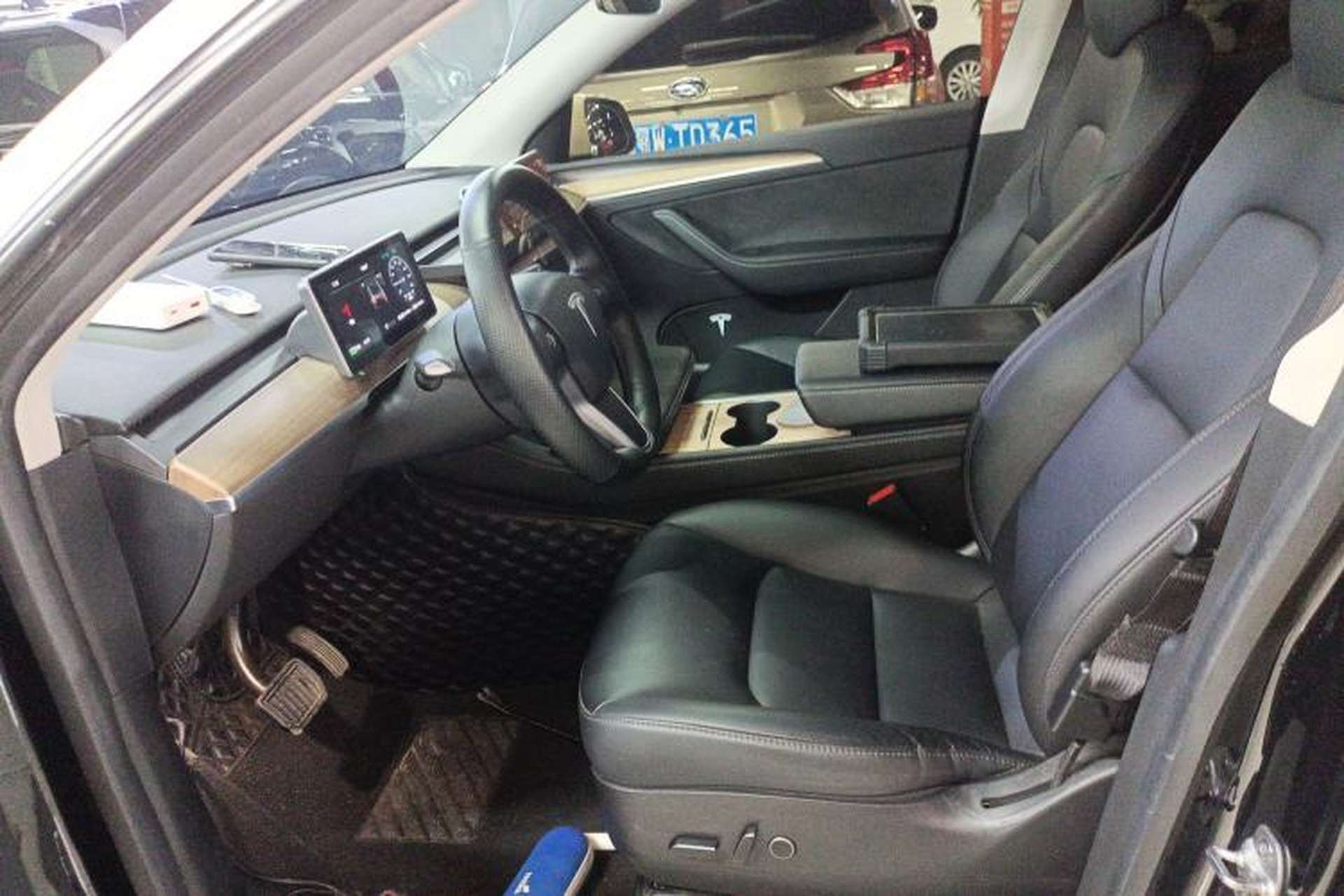 Used Tesla Model Y 2022 Rear-Wheel-Drive Version Left Front Seat