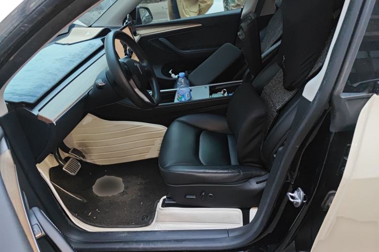 Used Tesla Model Y 2022 Rear-Wheel-Drive Version Left Front Seat