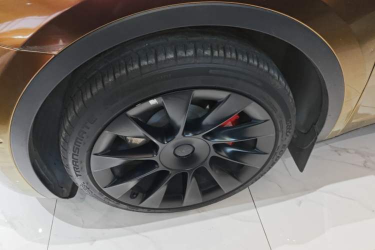 Used Tesla Model Y 2022 Rear-Wheel-Drive Version Left Front Wheel Hub