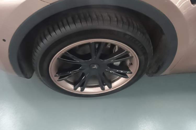 Used Tesla Model Y 2022 Revised Version Rear-Wheel Drive Left Front Wheel Hub