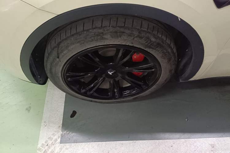 Used Tesla Model Y 2022 Revised Version Rear-Wheel Drive Left Front Wheel Hub