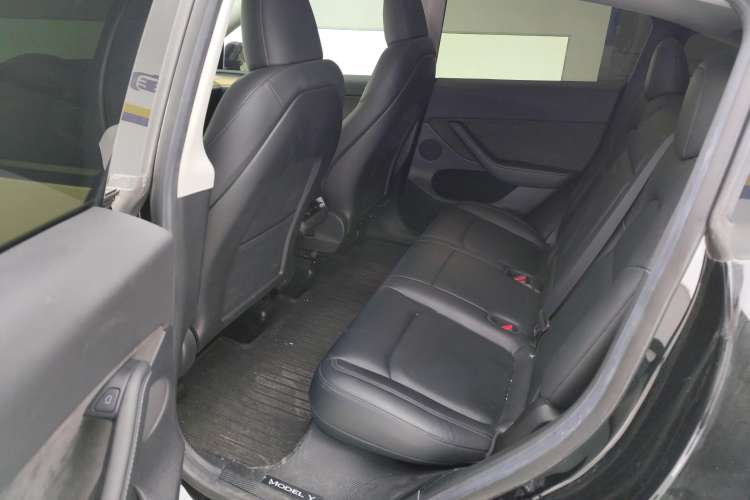 Used Tesla Model Y 2022 Rear-Wheel-Drive Version Left Rear Seat