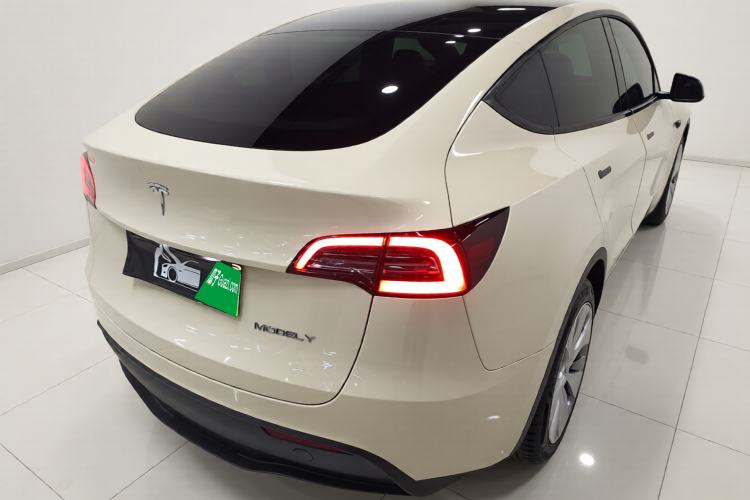 Used Tesla Model Y 2022 Rear-Wheel-Drive Version Rear Right 45 Deg
