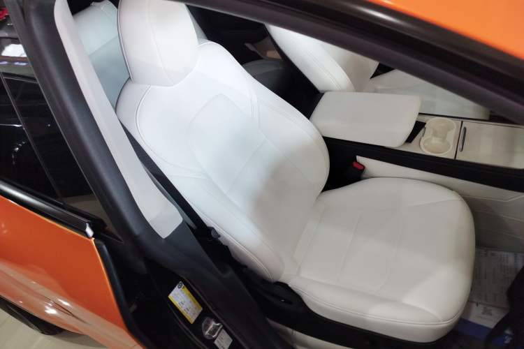 Used Tesla Model Y 2022 Performance High-Performance All-Wheel-Drive Version Right Front Seat