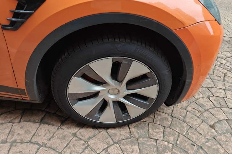 Used Tesla Model Y 2022 Revised Version Rear-Wheel Drive Right Front Wheel Hub