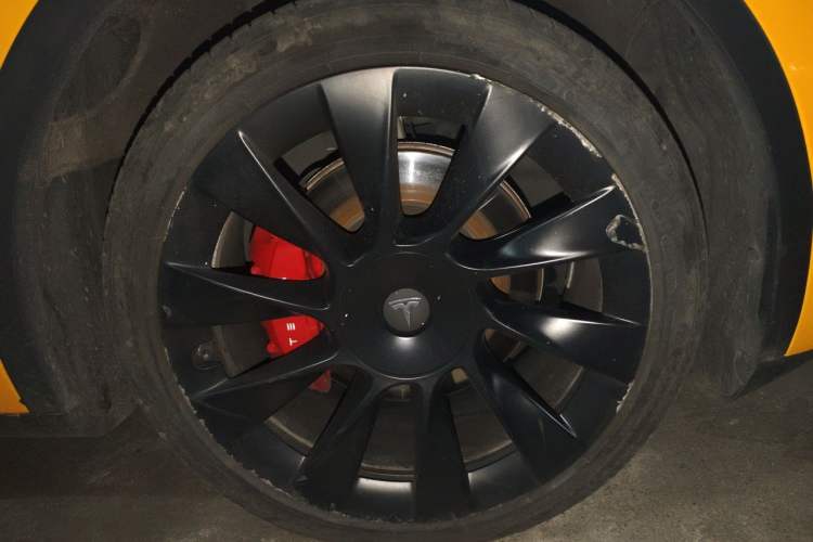 Used Tesla Model Y 2022 Revised Version Long-Range All-Wheel Drive Right Front Wheel Hub