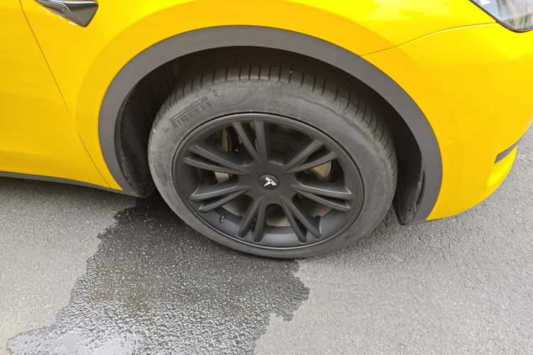 Used Tesla Model Y 2022 Revised Version Rear-Wheel Drive Right Front Wheel Hub