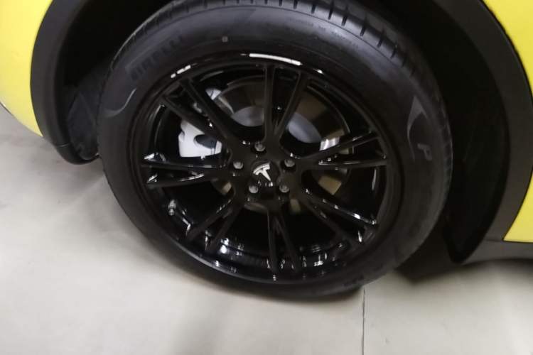 Used Tesla Model Y 2022 Revised Version Rear-Wheel Drive Right Rear Wheel Hub