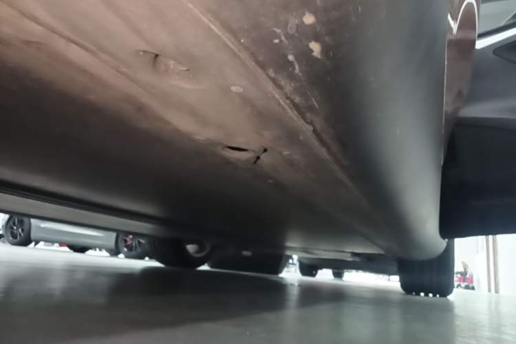 Used Tesla Model Y 2022 Revised Version Rear-Wheel Drive Right Side Sill