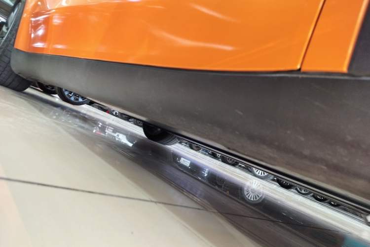 Used Tesla Model Y 2022 Performance High-Performance All-Wheel-Drive Version Right Side Sill
