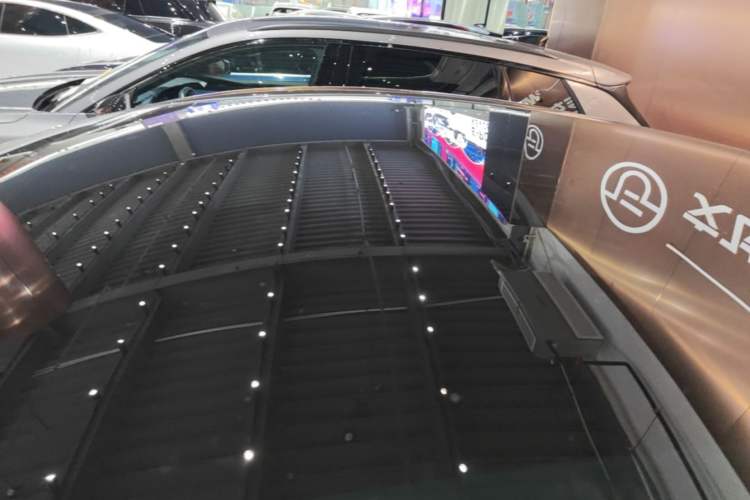 Used Tesla Model Y 2022 Rear-Wheel-Drive Version Roof