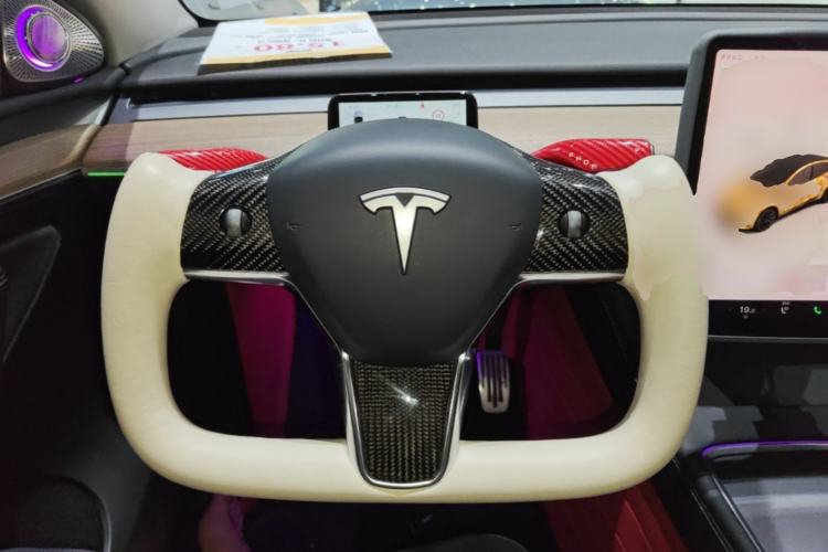 Used Tesla Model Y 2022 Rear-Wheel-Drive Version Steering Wheel