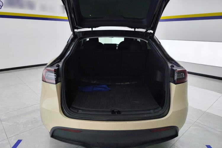 Used Tesla Model Y 2022 Rear-Wheel-Drive Version Trunk